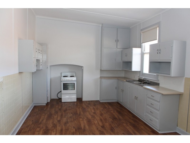 8 Lipson Road, Tumby Bay SA 5605
