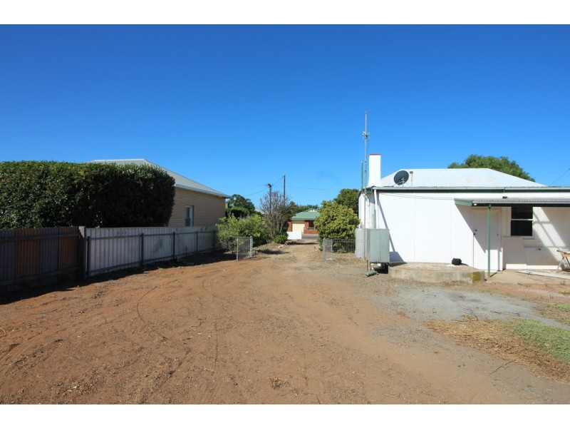 8 Lipson Road, Tumby Bay SA 5605