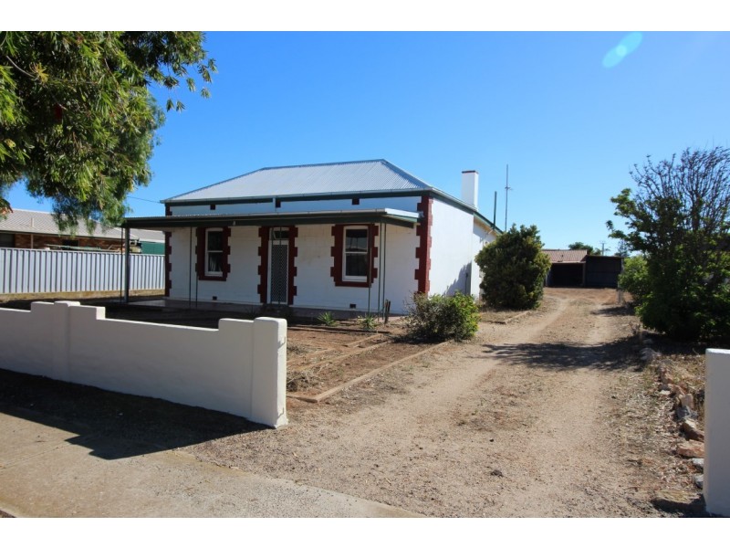 8 Lipson Road, Tumby Bay SA 5605
