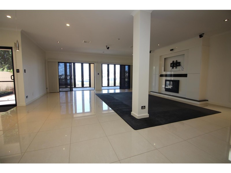 2/4 Laguna Drive, Port Lincoln SA 5606