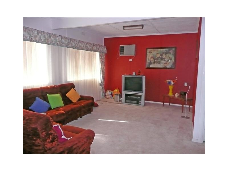 16 Central Street, Louth Bay SA 5607