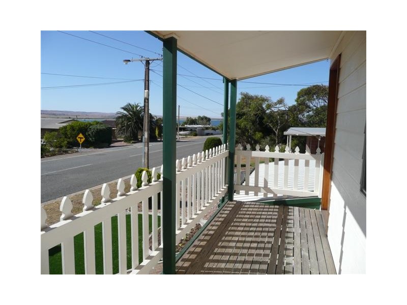 16 Central Street, Louth Bay SA 5607