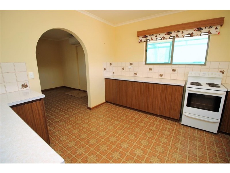 50 West Bay Road, Mount Dutton Bay SA 5607
