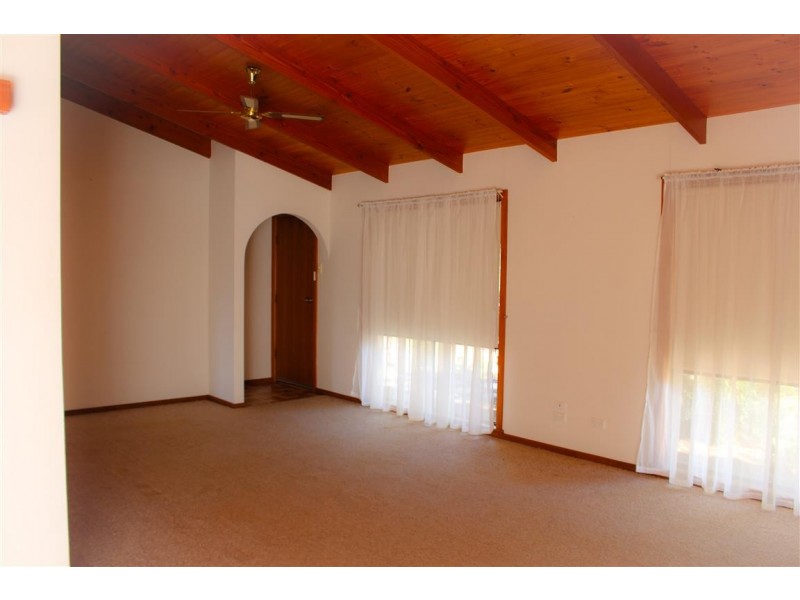 9 Cooper Street, Cummins SA 5631