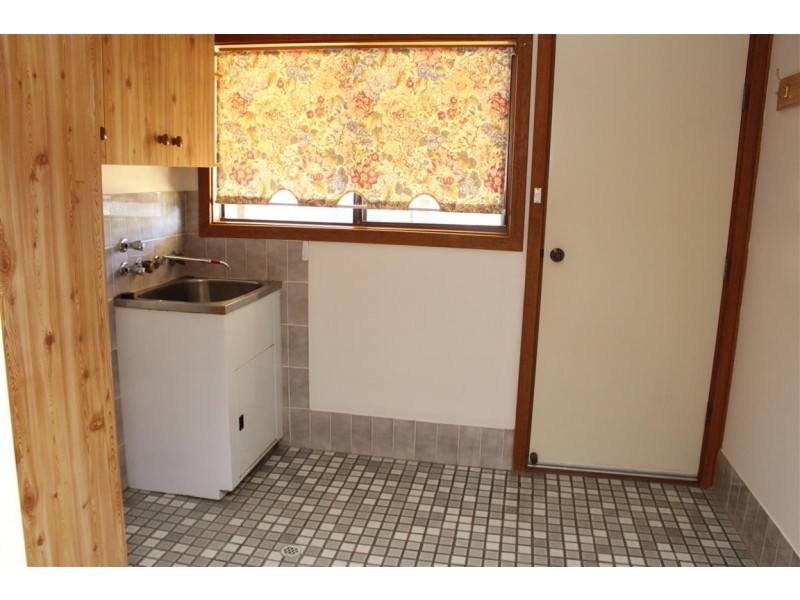 9 Cooper Street, Cummins SA 5631
