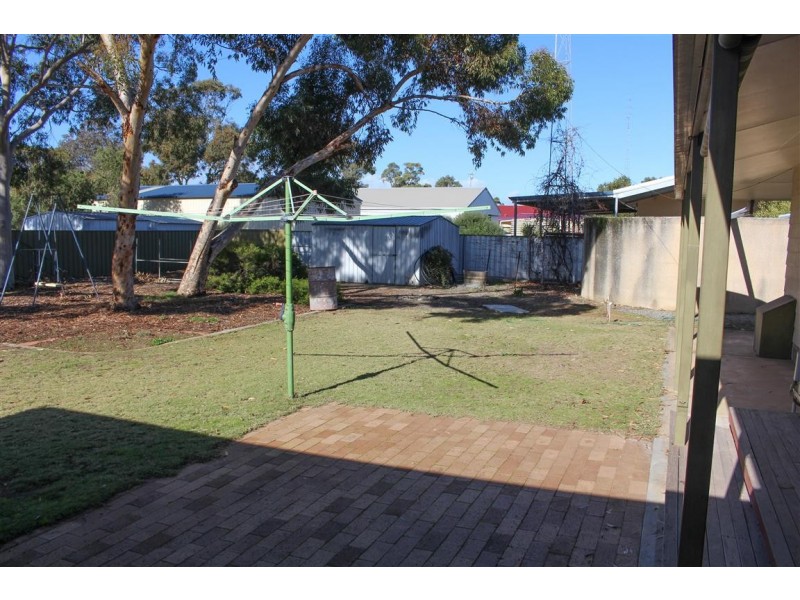 9 Cooper Street, Cummins SA 5631