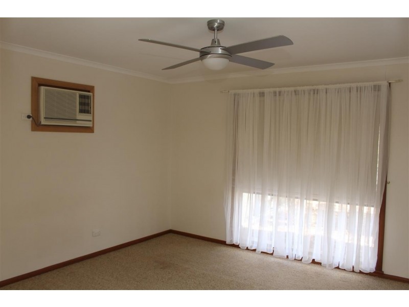 9 Cooper Street, Cummins SA 5631
