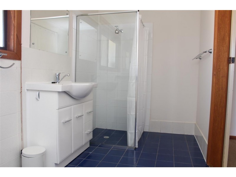 9 Cooper Street, Cummins SA 5631