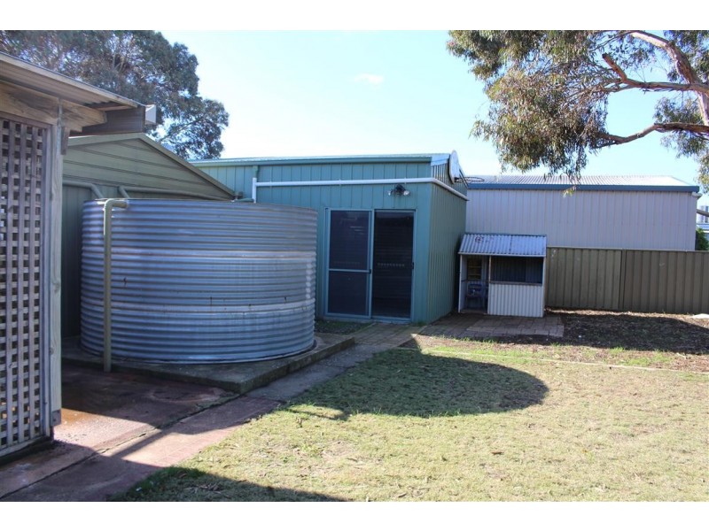 9 Cooper Street, Cummins SA 5631