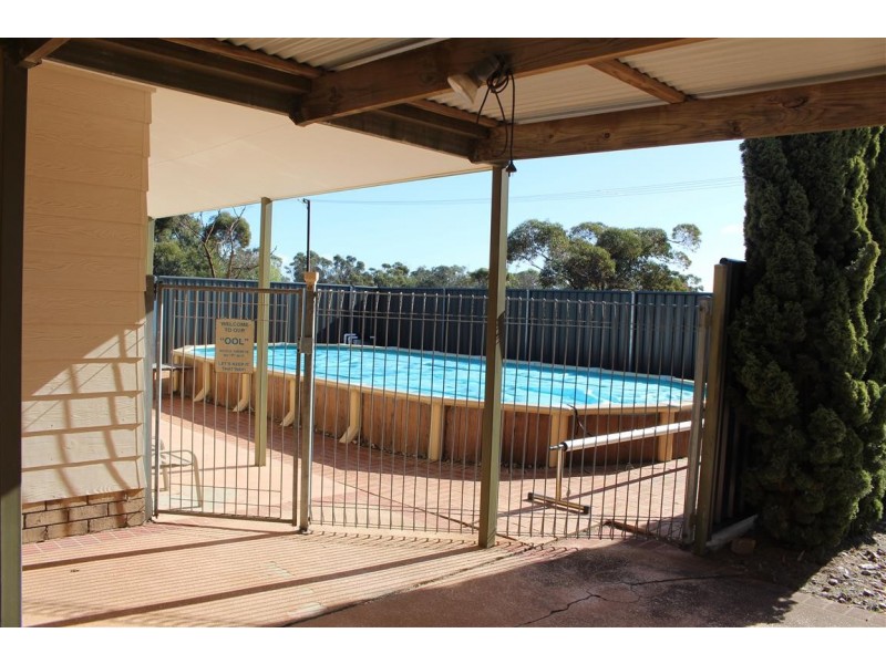 9 Cooper Street, Cummins SA 5631