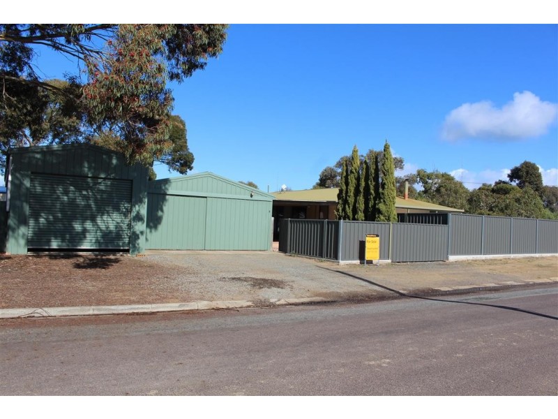 9 Cooper Street, Cummins SA 5631