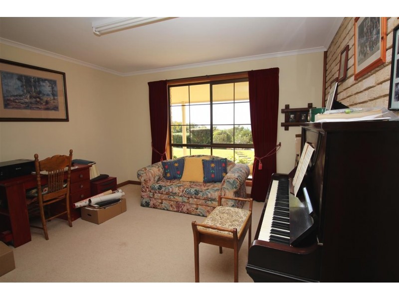 52 Whillas Road, Port Lincoln SA 5606