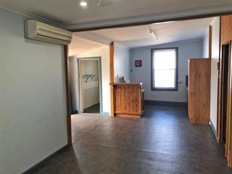 2-4 Light Road, Cummins SA 5631