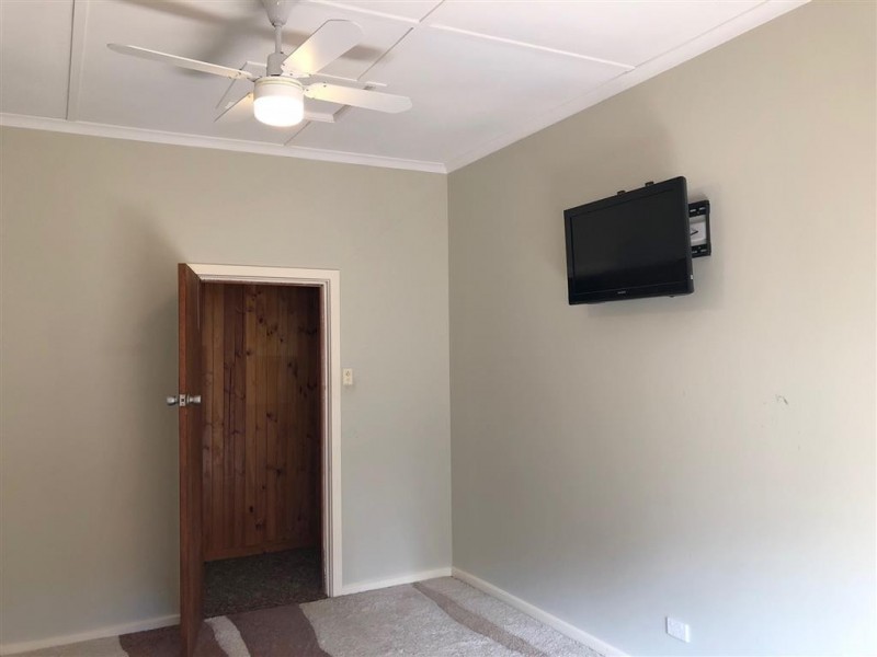 2-4 Light Road, Cummins SA 5631