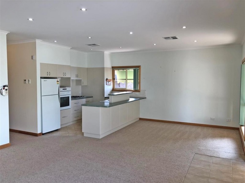 7A East Terrace, Cummins SA 5631