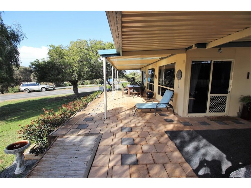 221 Esplanade, Coffin Bay SA 5607