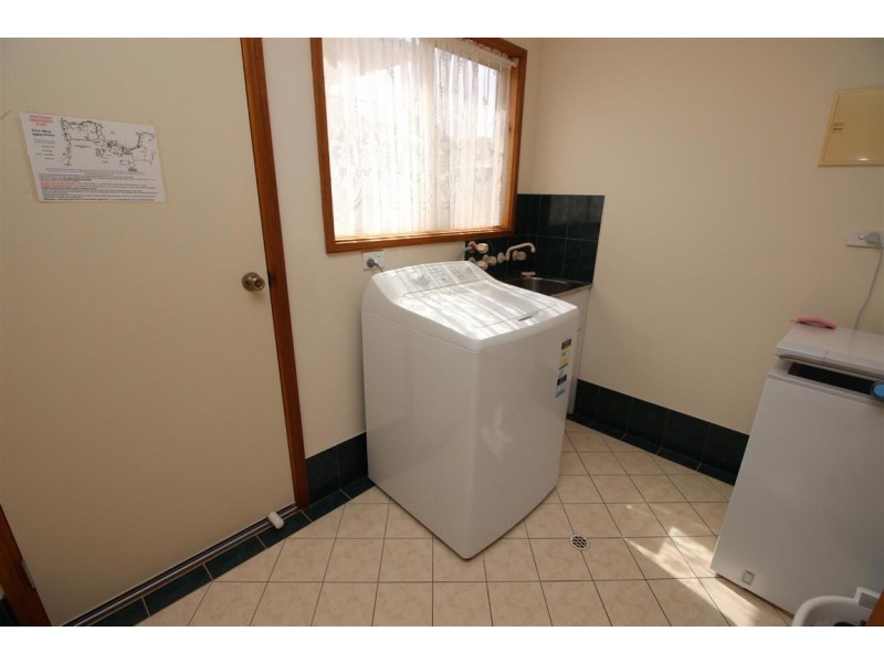 16 Endeavour Court, Coffin Bay SA 5607