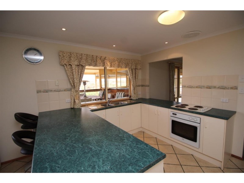 16 Endeavour Court, Coffin Bay SA 5607