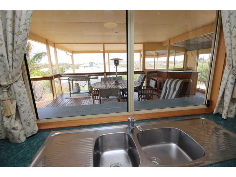 16 Endeavour Court, Coffin Bay SA 5607