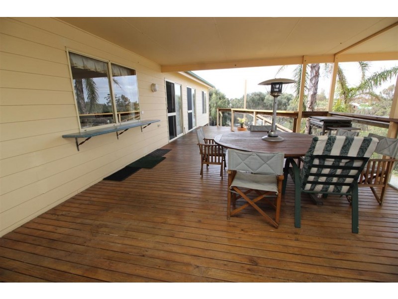 16 Endeavour Court, Coffin Bay SA 5607