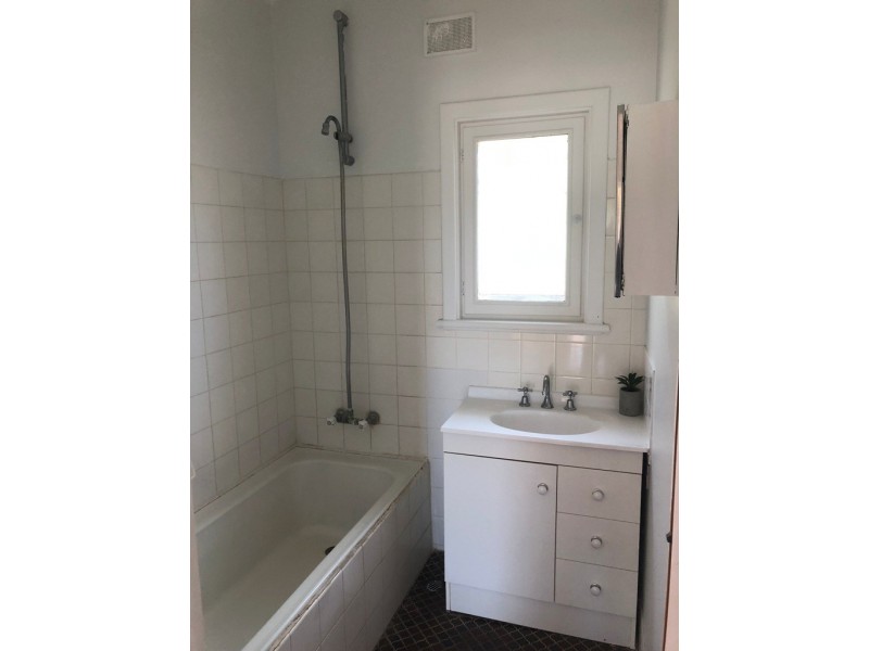12 Walkom Street, Cummins SA 5631