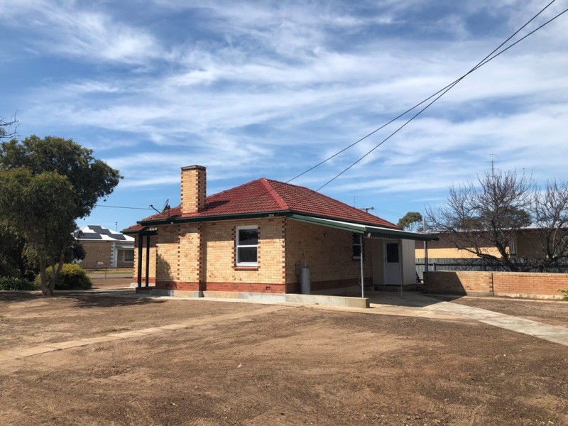 12 Walkom Street, Cummins SA 5631