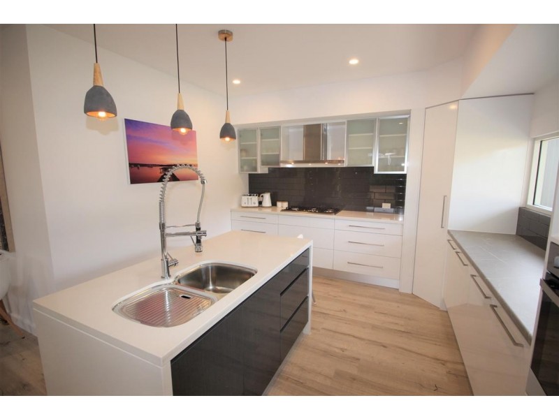 33 Flinders Avenue, Coffin Bay SA 5607