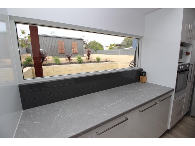 33 Flinders Avenue, Coffin Bay SA 5607