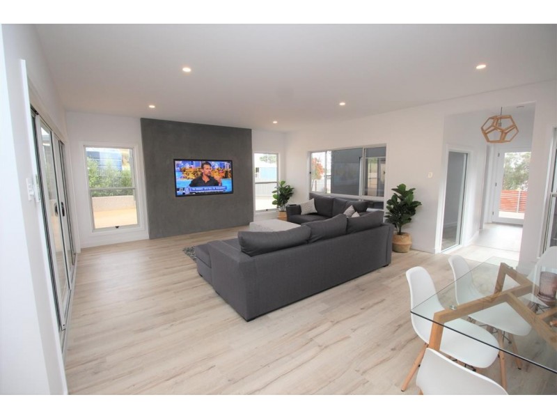 33 Flinders Avenue, Coffin Bay SA 5607