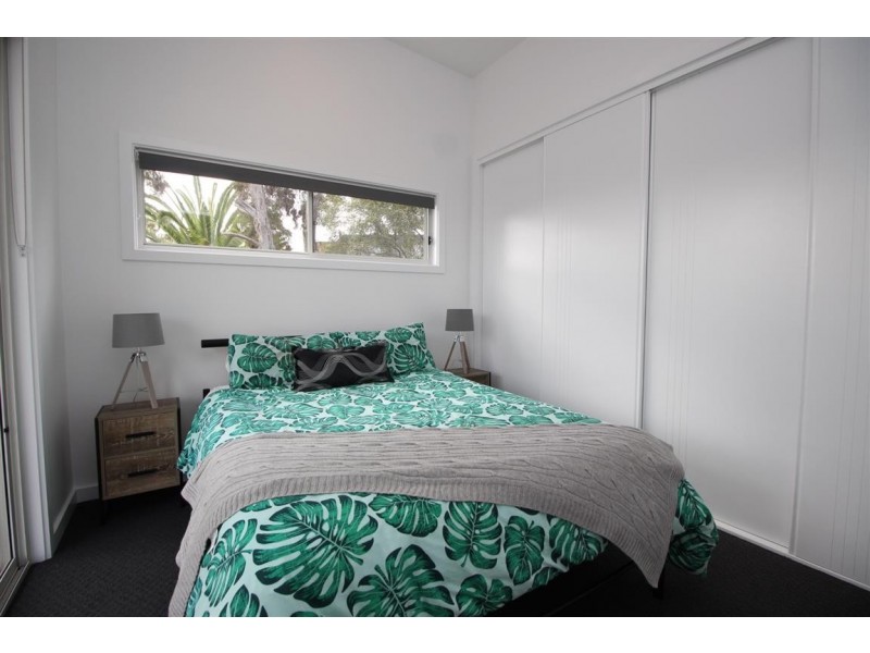 33 Flinders Avenue, Coffin Bay SA 5607