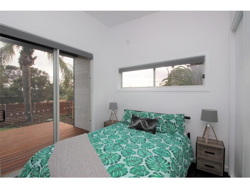 33 Flinders Avenue, Coffin Bay SA 5607