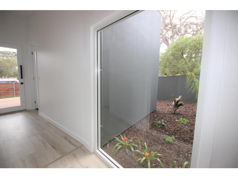 33 Flinders Avenue, Coffin Bay SA 5607