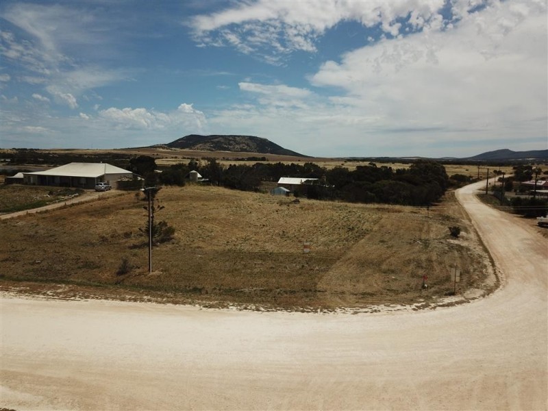 1 Broccabruna Drive, Mount Dutton Bay SA 5607