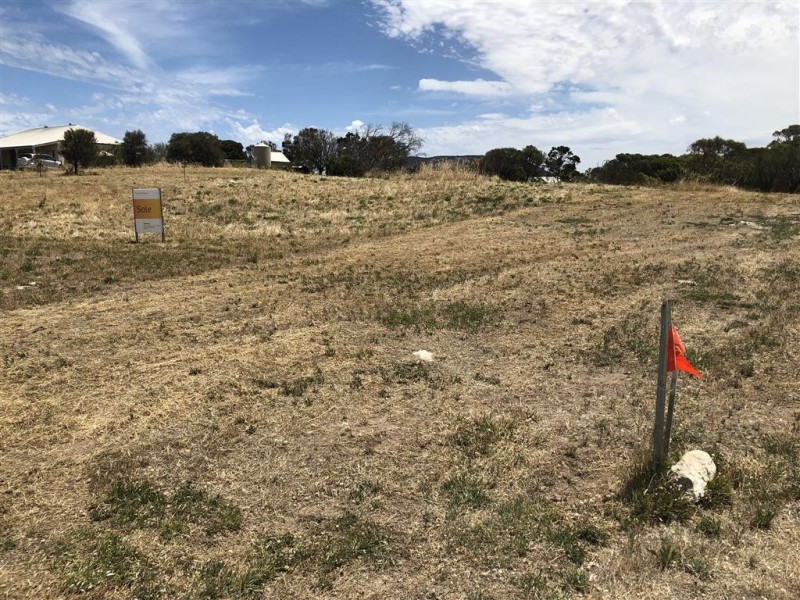 1 Broccabruna Drive, Mount Dutton Bay SA 5607