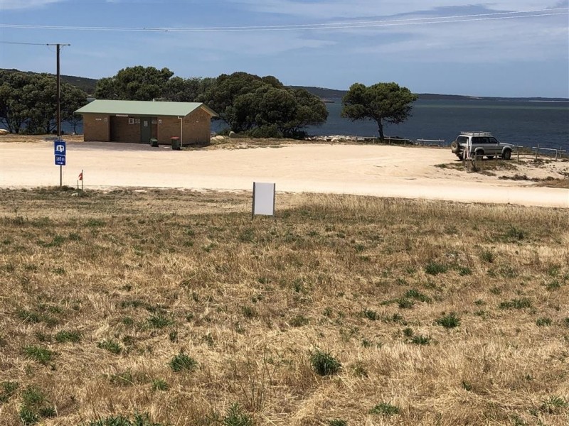 1 Broccabruna Drive, Mount Dutton Bay SA 5607