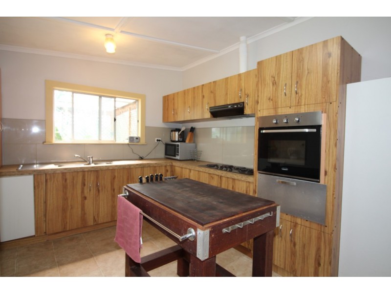 20 Bratten Road, Tumby Bay SA 5605