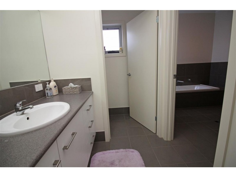 2 93 New West, Port Lincoln SA 5606