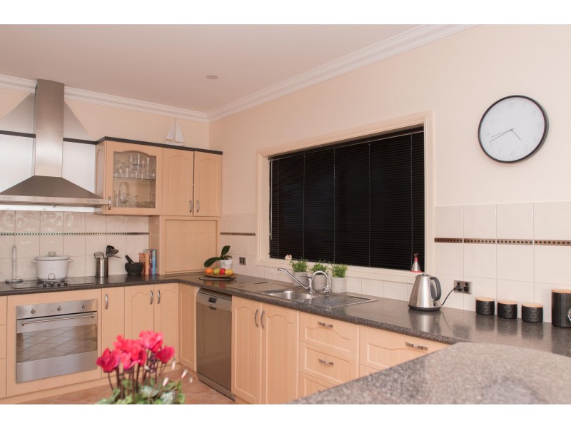 12 Nelcebee Terrace, Tumby Bay SA 5605