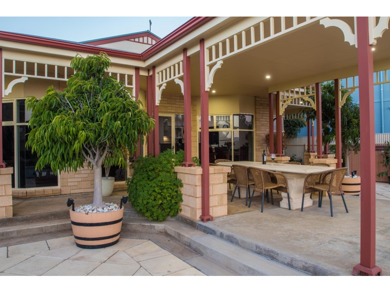 12 Nelcebee Terrace, Tumby Bay SA 5605