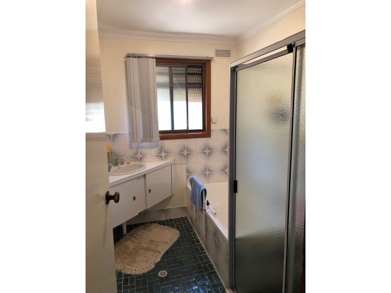 2 Warrow Road, Cummins SA 5631