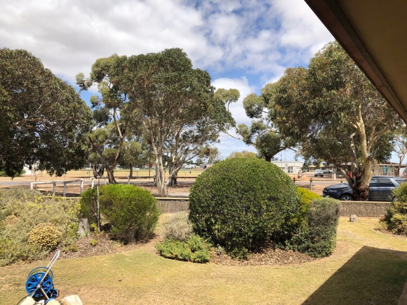 2 Warrow Road, Cummins SA 5631