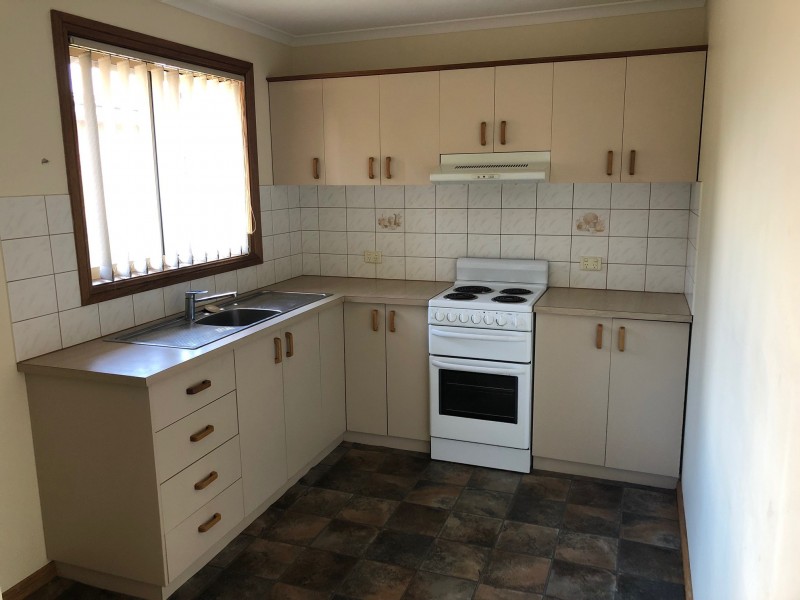 2/8 Pearson Street, Cummins SA 5631