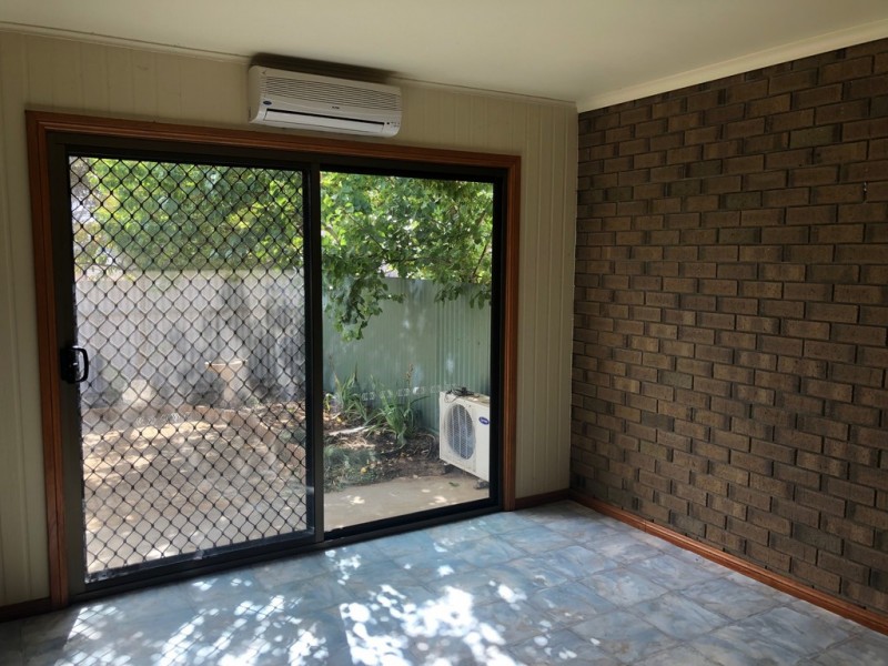 2/8 Pearson Street, Cummins SA 5631
