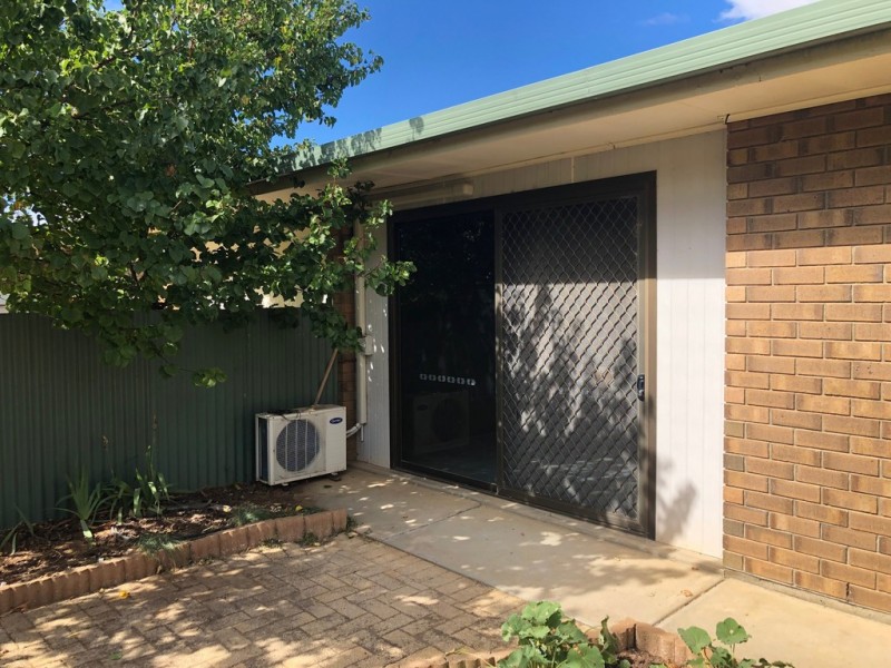 2/8 Pearson Street, Cummins SA 5631