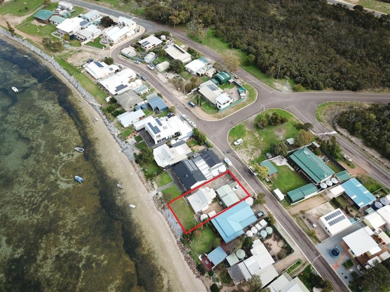 19 Esplanade, Tulka SA 5607