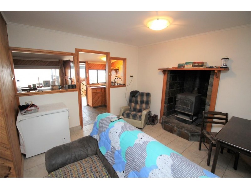 19 Esplanade, Tulka SA 5607