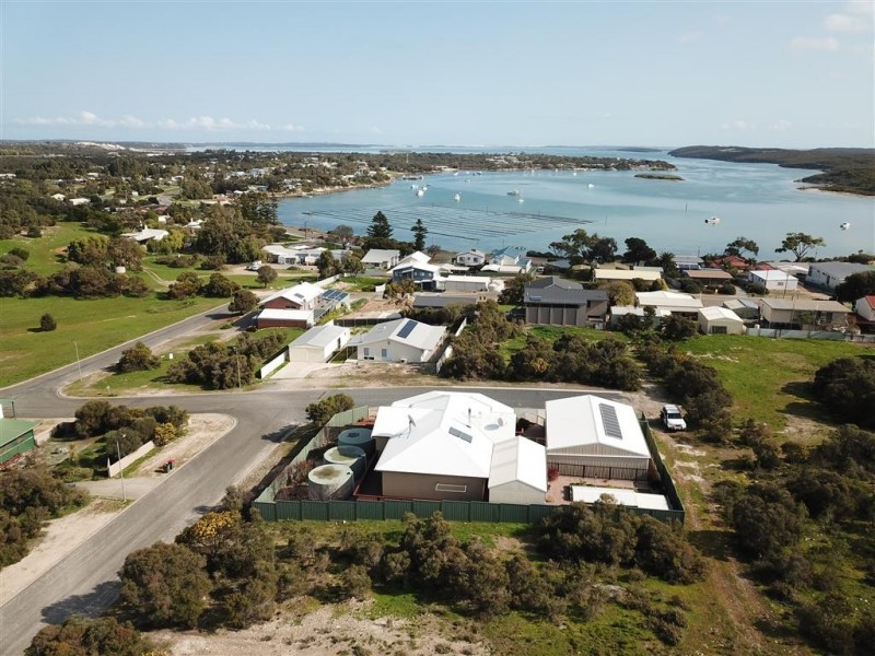 2 Sophie Crescent, Coffin Bay SA 5607