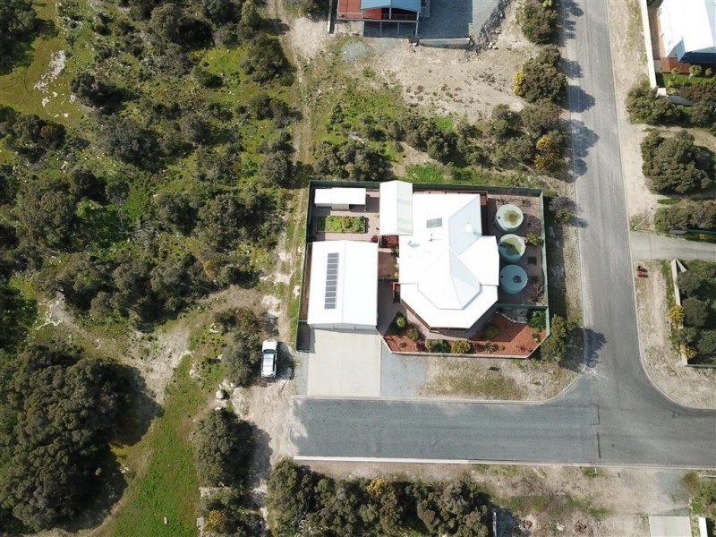 2 Sophie Crescent, Coffin Bay SA 5607