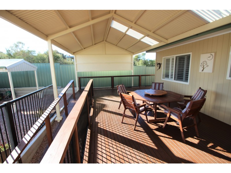 2 Sophie Crescent, Coffin Bay SA 5607