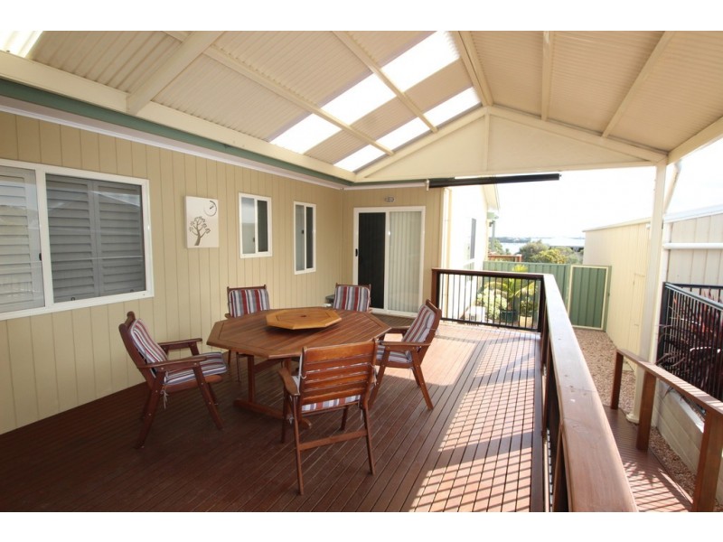 2 Sophie Crescent, Coffin Bay SA 5607